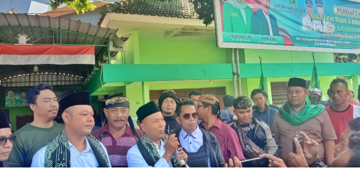 Pasangan Mantan Wartawan & Editor Bersama PengacaraDaftarkan Diri Sebagai Bakal Cabup & Cawabup