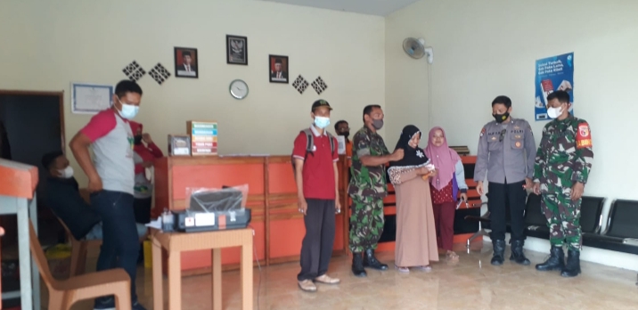 Tujuh Belas Orang di Mangaran Menerima Bantuan Program Sembako Tunai Susulan