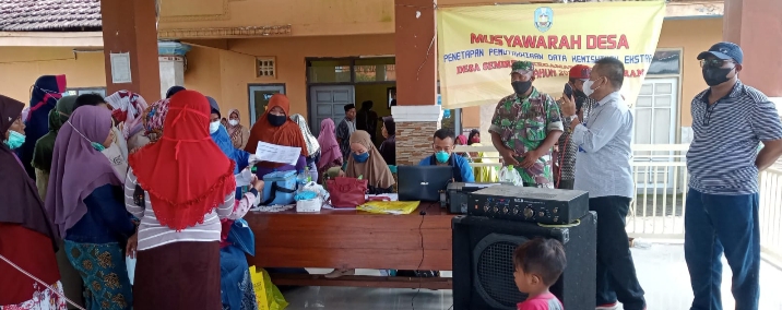 Ratusan Warga Desa Semiring Terima Bantuan Program Sembako Tunai dari Kemensos-RI