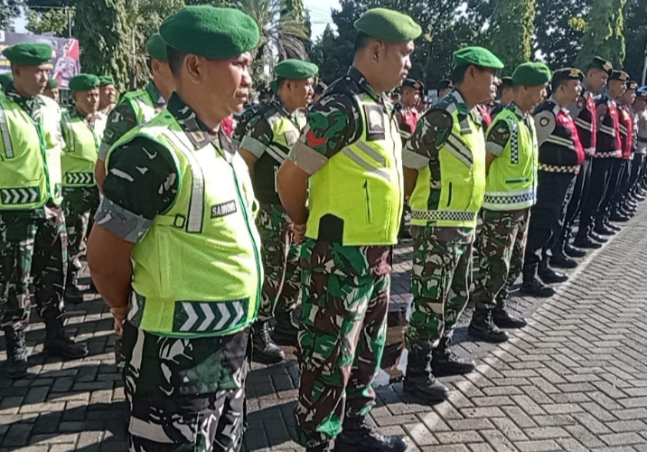Polres Situbondo Bersama Kodim 0823 Situbondo Gelar Apel Gabungan dan Patroli Skala Besar