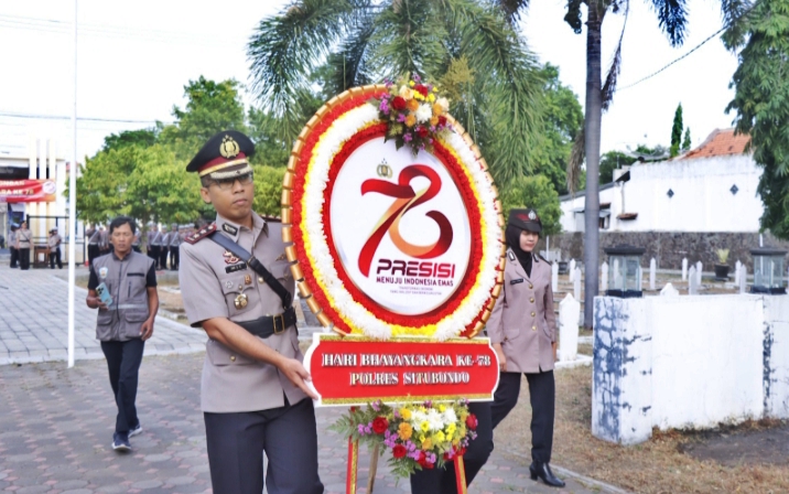 Jelang Hari Bhayangkara yang ke-78,Polres Situbondo Gelar Ziarah dan Tabur Bunga di Makam Pahlawan