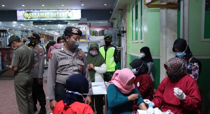 Operasi Yustisi di ROXY dan KDS, 18 Orang Divaksin di Tempat