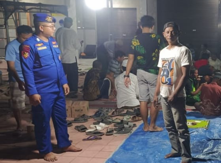 Jelang Pungut Suara Pilkada, Satpolairud Polres Situbondo Aktif Cooling System di Kampung Nelayan