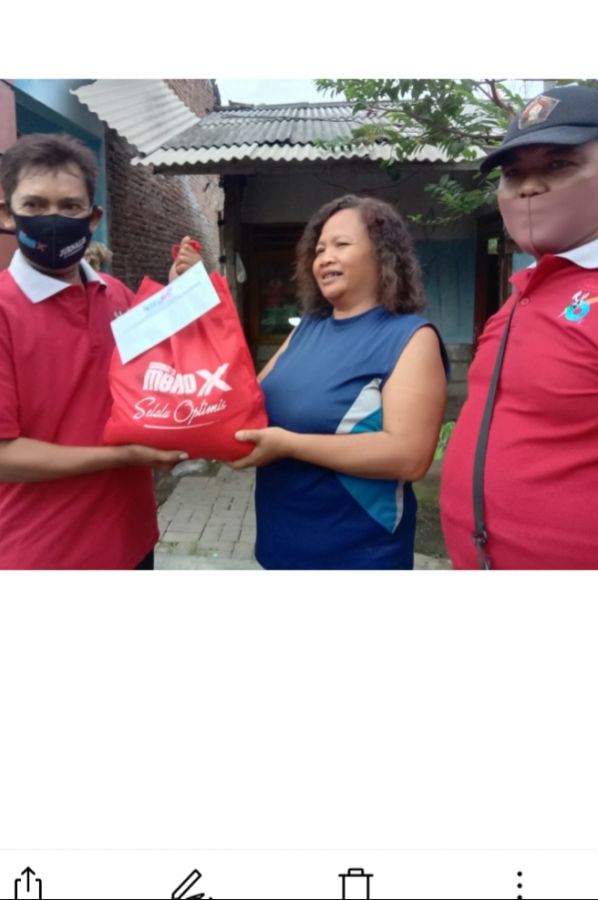 Para Janda di Desa Kotakan Dapat Puluhan Paket Sembako