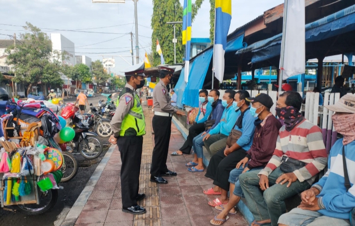 Para PKL Banyak Bertanya Tentang Pengurusan SIM dan Perpanjangan Kendaraan
