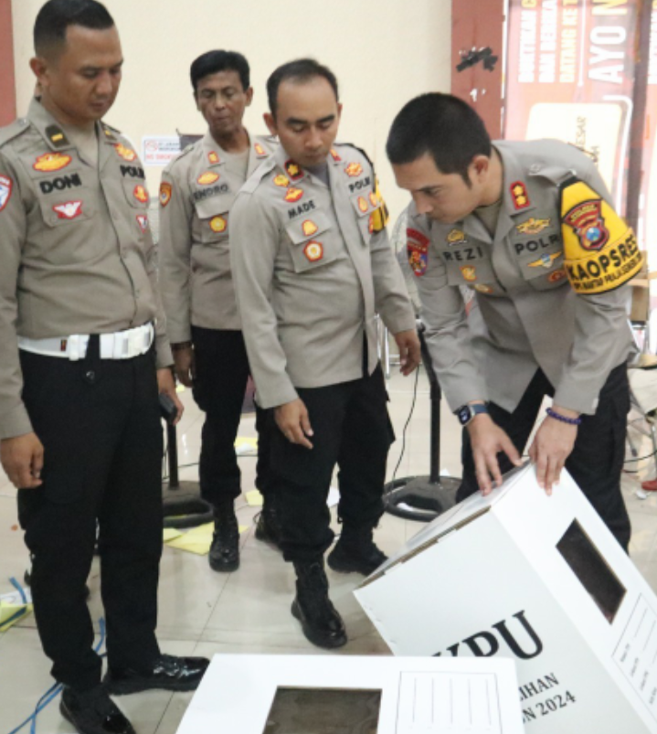 Kapolres Situbondo Cek Gudang Logistik Pastikan Kesiapan Pilkada 2024