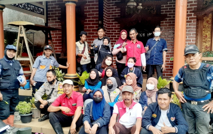 Pelaksanaan Vaksinasi Pada Ternak Sapi di Sumberjambe Jember Bantu Peternak