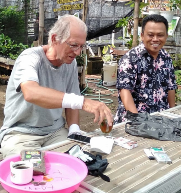 Penasaran Dengan Kampung Mystic KK-26 Olean Situbondo, Wisman Australia Kunjungi H2O Hydroponic