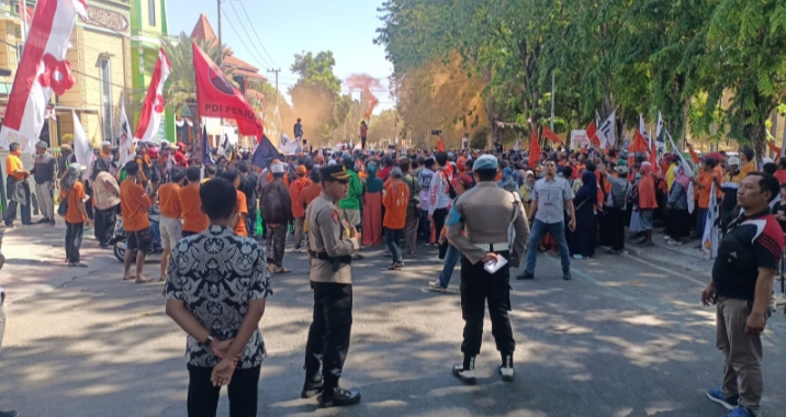Pengamanan dan Pengawalan Pendaftaran Paslon Pilkada 2024 Situbondo