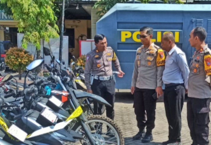 Pengiriman Kendaraan Bodong Keluar Situbondo Lewat Pelabuhan Jangkar