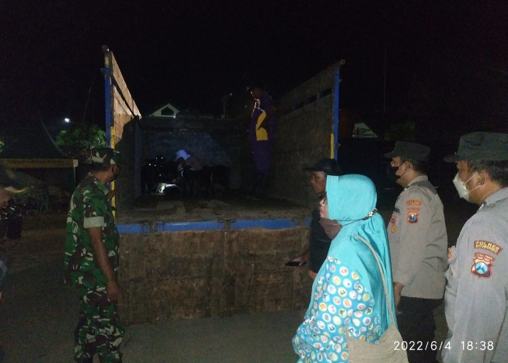 Penyekatan dan Pemeriksaan Jalur Lantas Perdagangan Hewan di Jangkar