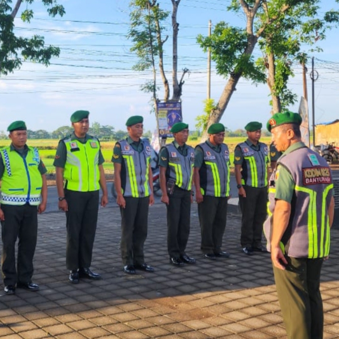 Personil Kodim 0823 Situbondo Amankan Kunjungan Kerja Presiden RI di Banyuwangi