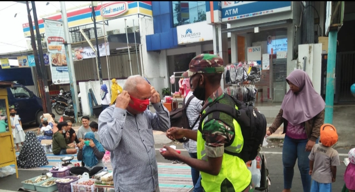 Car Free Day Minggu Kedua di Situbondo, Petugas Ingatkan Warga Tetap Tidak Abaikan Prokes