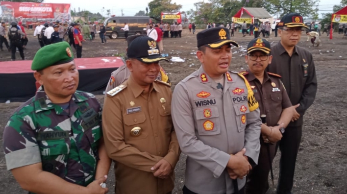 Pj Bupati Ugas Pimpin Apel Gelar Pasukan Operasi Mantap Brata Semeru 2023/2024