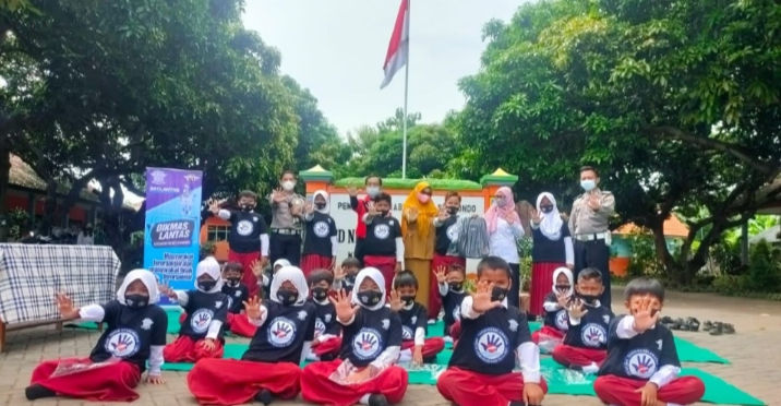 Polisi Sahabat Anak Hadir di Sekolah Situbondo
