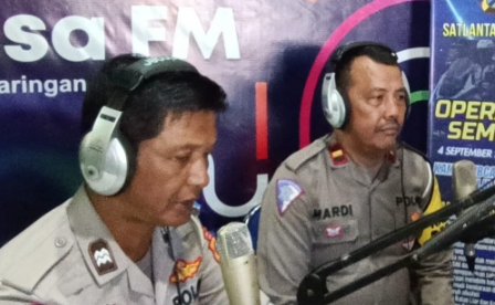 Polres Situbondo Talk Show Operasi ''Zebra Semeru 2023'' di Radio