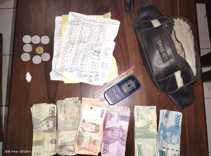 Ngerekap Togel di Warung, Pria Paruh Baya di Situbondo Ditangkap Polisi