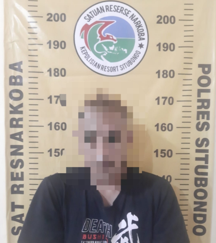 Polres Situbondo Ciduk  Pria Paruh Baya Beserta Ribuan Butir Pil Trex