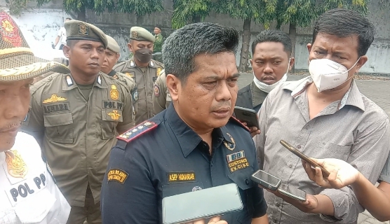 Bea dan Cukai Jember Musnahkan Barang Bukti Puluhan Ribu Rokok Ilegal Bersama Satpol PP Situbondo