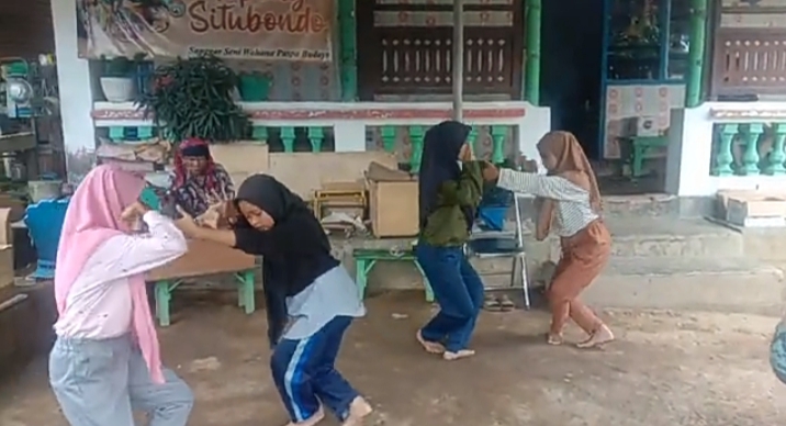 Sanggar Seni Wahana Puspa Budaya Latihan Tari di Padepokan Cak Tutun Panji Kidul