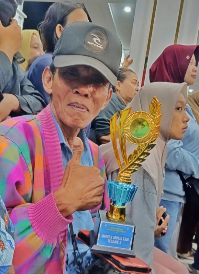 Sanggar Wahana Puspa Budaya Asuhan Hosnatun Sabet Juara III