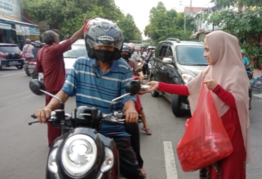 Sahabat Hijrah Baitullah Situbondo Peduli Sesama Sepanjang Bulan Ramadan
