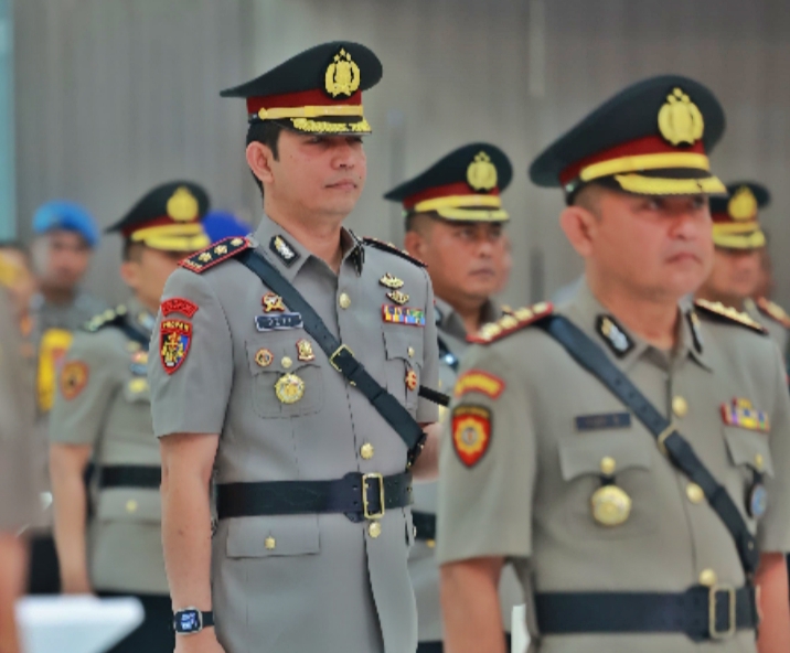 Serah Terima Jabatan di Polda Jatim, Kapolres Situbondo Resmi Dijabat AKBP Rezi Dharmawan