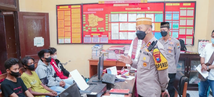 Seusai Melempar Petasan, 11 Remaja Diberi Pembinaan oleh Kapolres Situbondo