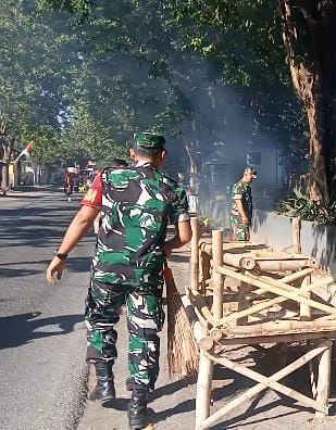 Sinergi Babinsa dan Warga, Wujudkan Lingkungan Bersih di Kelurahan Dawuhan Melalui Jumat Bersih