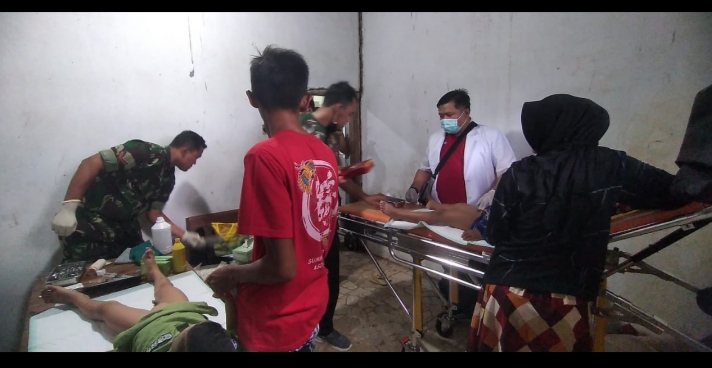 Sunatan Massal di Posko TMMD ke 114 Kodim 0823 Situbondo