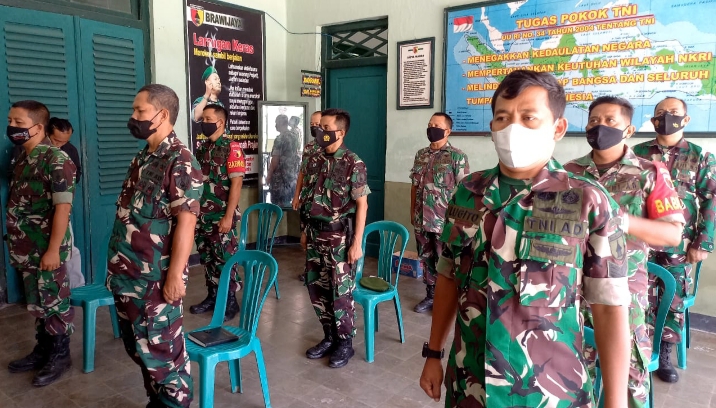 Koramil 0822/04 Tenggarang Bondowoso Terima Pengarahan dari KASAD TNI AD via Vidcon