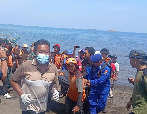 Lost Contact di Perairan Kalbut Situbondo, Tim SAR Gabungan Evakuasi Nelayan