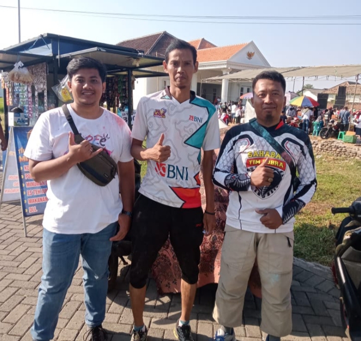 Warga Desa Bulu Kecamatan Kraksaan Antusias Ikuti Acara Jalan Sehat 