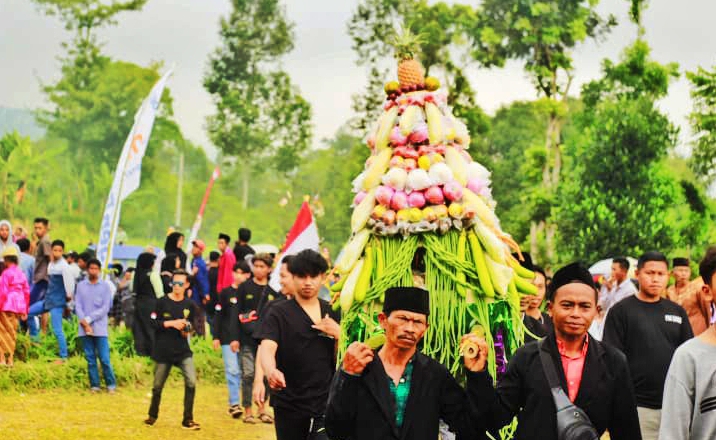 Produk Unggulan Desa Taman Kursi Kecamatan Sumber Malang Warnai Acara Semarak Budaya & Karapan Sapi