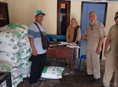 Desa Panji Lor Terima Pupuk Bantuan dari Dinas Pertanian Situbondo