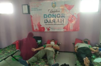 Para Anggota Koramil Banyuglugur Donorkan Darahnya Untuk Warga yang Sakit